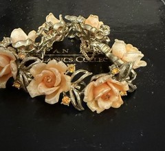 vintage Coro peach-orange molded plastic rose link bracelet