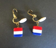 Patriotic Vintage Retro Clip Earrings Lucite Red White Blue Dangle 1-1/8″