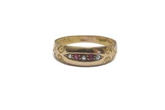 ANTIQUE EDWARDIAN ENGLISH 15K GOLD RUBY & PEARL 5 STONE GYPSY RING c1902