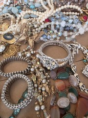 Massive Vintage Jewelry Lot 100’s of Signed Pcs / OVER 500 PCS + Misc 1G bag…