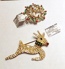 21 pc CHRISTMAS JEWELRY LOT BROOCH EARRINGS RHINESTONE GERRY’S, LIA, JJ, AVON +