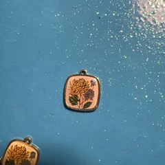 Lot 8 Pieces Vintage 70s-80s Cloisonne Enamel Flower Charm Metal Resin Coating