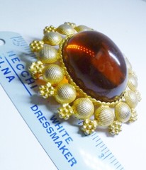 Large & Bold 2&1/2″ Tall Vintage Red Lucite Open-Back Gold Tone Brooch Pin