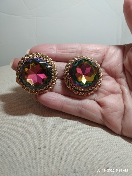 Vintage Schiaparelli Mid-Century Watermelon Color Stone Clip Earrings