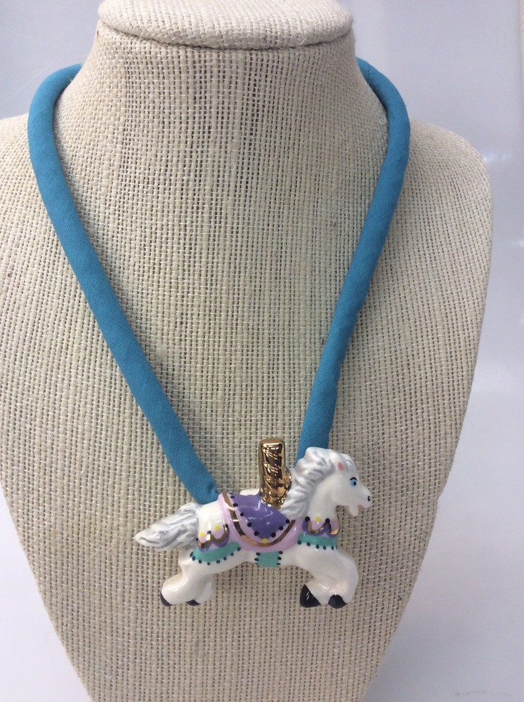 Stunning vtg. Flying Colors Hand Painted Ceramic Horse Pendant necklace