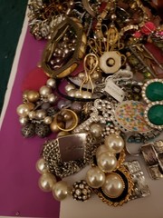 Vintage/Now Jewelry Lot Resell Craft Repair Mostly Wearable Many Signed 4.15 lbs