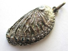 1-15/16in LARGE VINTAGE STERLING SILVER ENAMEL ABALONE CLAM SEA SHELL PENDANT