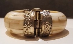 3 vintage India bone horn brass hinged clamper medallion cab gem bracelets