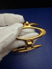 Vintage Crown Trifari Textured Gold Tone Oval Link Statement Bracelet Signed 6.7