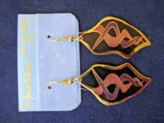 VINTAGE SAMUEL HUANG CLOISONNE HOOK DANGLE EARRINGS BLACK PINK & PURPLE ENAMEL