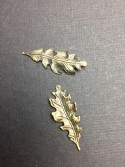 32863 – 4 Pc Lot Small Oak Leaf Jewelry Finding Brass Oxidized