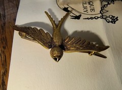 ANTIQUE Victorian 15K GOLD BIRD Brooch c1880 England Marshall Fields