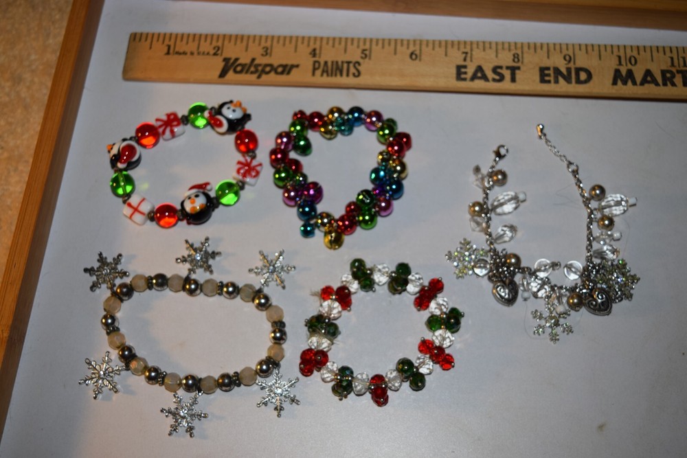 Vintage to now lot of 5 glass plastic metal beaded and charm bracelets