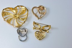 vtg to now HEART BROOCH Pins Rhinestone dangle charm 2 signed RDC Avon LL47