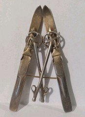 Vintage Sterling Silver Ski Pin 1930s Downhill Skis Poles DES. 122886 22 Gram 3″