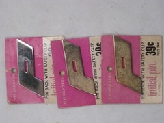 1x letter P vintage 18 KT. GOLD PLATED Pin Back w/ safety clip Initial pin NOS