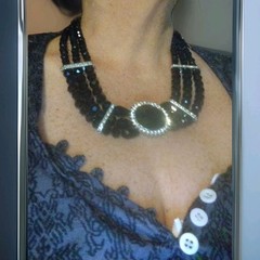 🔥Very Classy 🔥TripleBlackGlassBead Strand W/ 🔥Gorgeous Centerpiece🔥