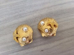 Vintage Marvella Goldtone Starfish Seashell Clip Earrings Faux Pearl HTF Clip On