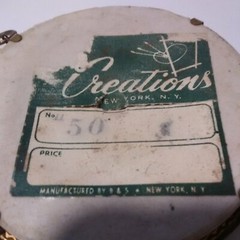 BEAUTIFUL ROME STYLE PENDANT MADE IN NEW YORK GREAT FOR ANY VINTAGE COLLECTION!