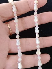 ​Vintage Carved Mother of Pearl Tulip Necklace 14K Gold Filled Clasp 14/20 25″