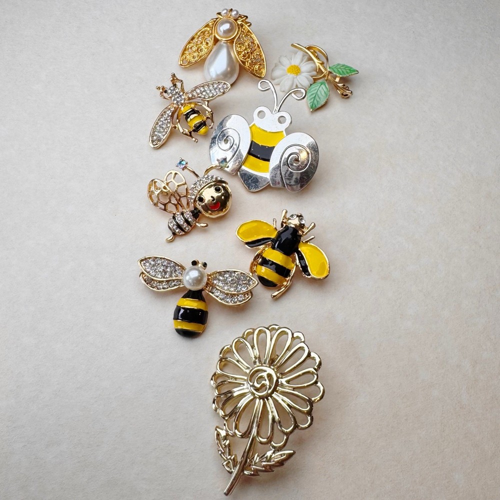 Vintage Bee & Daisy Brooch Lot 8pc JJ AJC Rhinestone Enamel Figural Gold