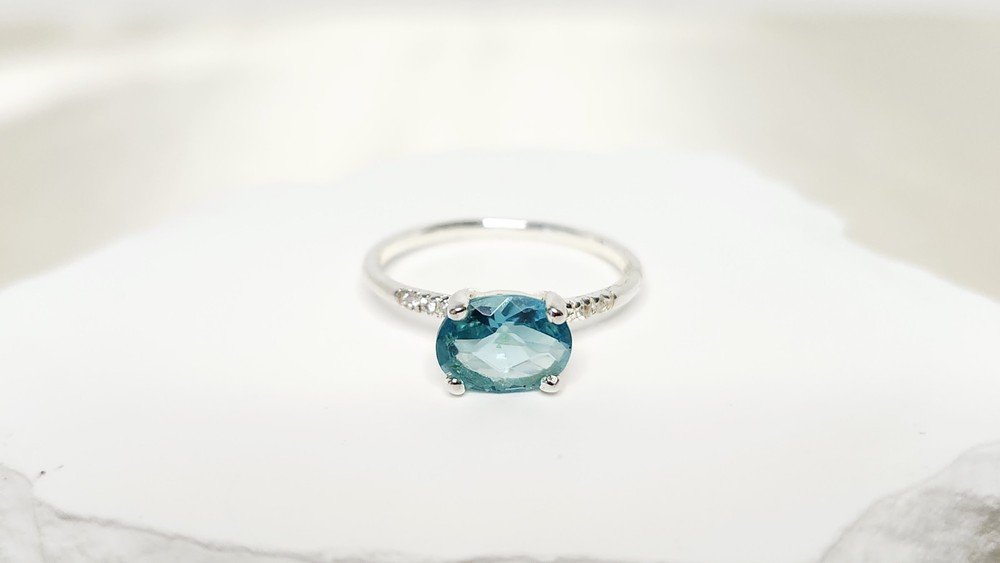 Sterling Silver Ring W Large Oval-cut Aquamarine Crystal & CZ Accents – Sz 8.75