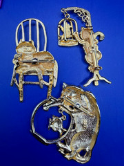 Lot of 3 CATS brooches JJ vintage jewelry. Fish bowl + Cage + chair Gold tone