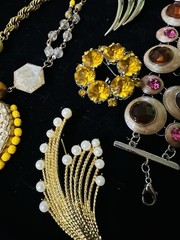 Vintage Lot Of 10 Jewelry Necklaces Bracelet Brooch Carolee-nice