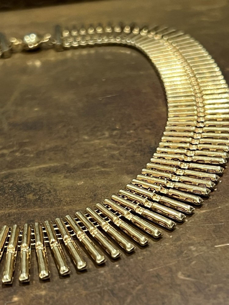 Vintage 1970-80s UnoAerre Cleopatra Fringe Necklace Crafted From Yellow Gold
