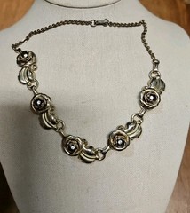 Vintage Gold Tone Rhinestone Floral Rose Link Necklace Choker – 15.5 inches