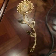 VTG Filigree Flower Brooch Pin w Clear AB Margarita Rivoli Crystal Gold Tone 4”