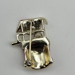 Fabulous vintage wishing well faux pearl brooch pin whimsical fun