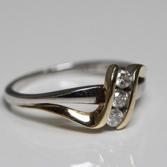 1970s Vintage 10K Two-Tone Gold Diamond Bypass Ring – Size 7 – 0.15ctw