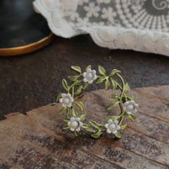 Women Leaves Enamel Pins Badges Elegant Clothing Plant Brooch Corsage Jewelry