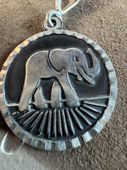 Vintage 950 Silver and black Elephant Round Pendant Marked TV-102