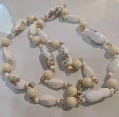 Vtg Painted White Glass Bead Necklace Floral Design Summer Estate Jewelry 22in