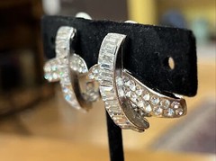 Glamorous Designer Jarin Pave’ Faceted Crystal Rhinestone Clip Earrings Sparky