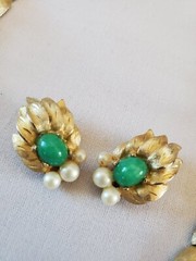 Vtg Gold Jade Glass Faux Pearl Green Mogul 3 Strand Necklace Earrings Set