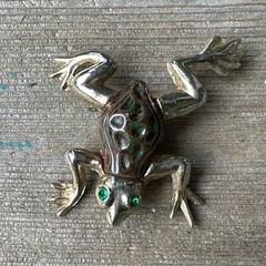 VTG Artisan Frog Brooch Pin 2 Inch Gold Tone Pave Green Crystal Eyes Handpainted