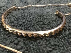 lot Of 8 Silver And Gold Tone Necklace/bracelets/earrings/Rings