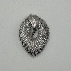 Vintage 1950’s – 1970’s Judy Lee Signed Silver-Ton Stemmed Brooch