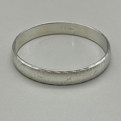 Monet Bracelet Womens Silver Tone Vintage Textured Star Bangle Jewelry 7 Inches