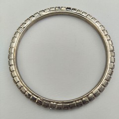 1950s Vintage Bangle Bracelet with a Single Row of Clear Rhinestones – 1950s