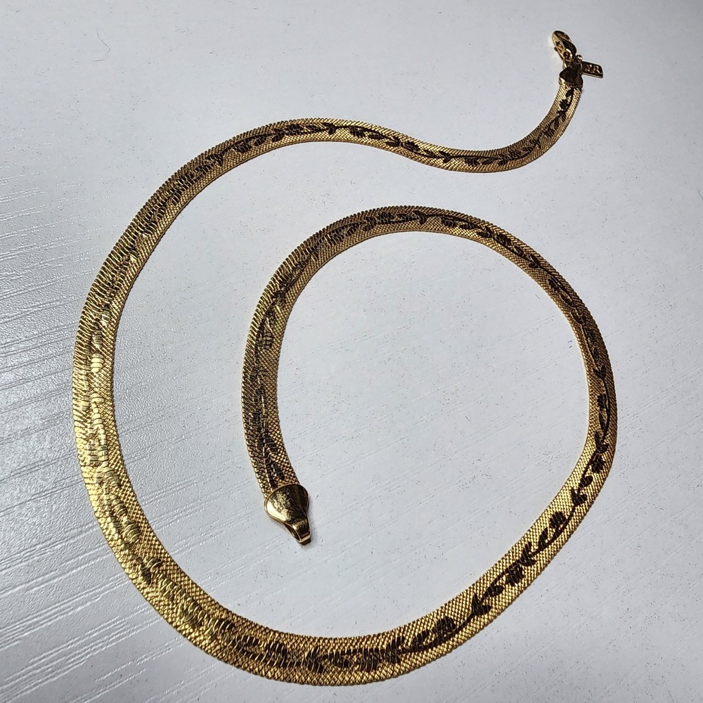 Vintage Lady Remington Signed “LR” Necklace Yellow Gold Plated Floral Design 18″