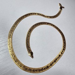 Vintage Lady Remington Signed “LR” Necklace Yellow Gold Plated Floral Design 18″
