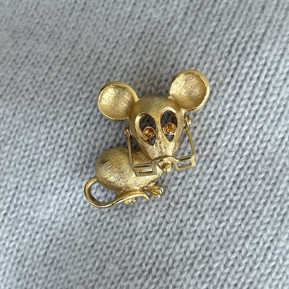 AVON Goldtone Mouse With Eye Glasses And Rhinestone Eyes