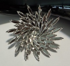Vintage Signed Weiss Clear Rhinestone Domed Pinwheel Navette Brooch 3” – READ