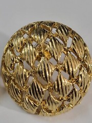 Vintage Retro Cage Wire Style Round Domed Gold Tone Screw-In Earrings Pierce