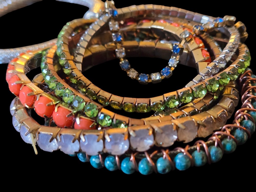 Vintage Lot Of Bracelets Beautiful. 195