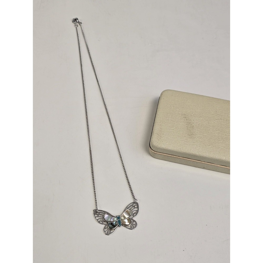 Vintage Artistry Necklace Pendant Silver Tone Chain Abalone MOP Butterfly 17 in